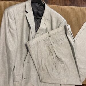 Men’s Light Grey Suit